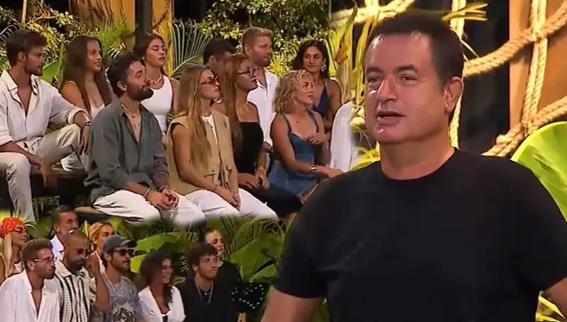 Survivor'ın Birleşme Partisinde Şarkı Yarışması Coşkusu Yaşandı