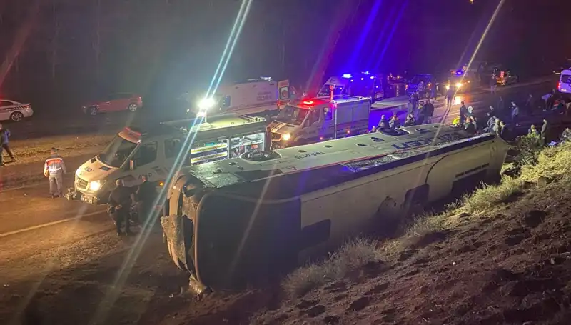 İşçi Servisi Kaza Yaptı: Şarampole Devilen Araçta 23 Yaralı!