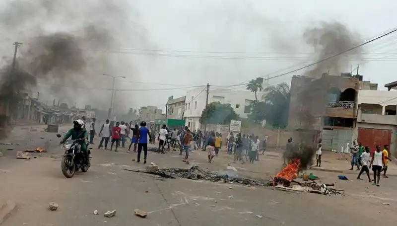 Togo'da Protestolar Sırasında Nehirlerde 7 Ceset Bulundu: Olayların Ardındaki Gerçekler