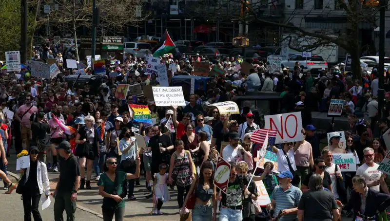 Trump'a Karşı Protestolar: ABD'nin Dört Bir Yanında Binlerce Kişi Bir Araya Geldi