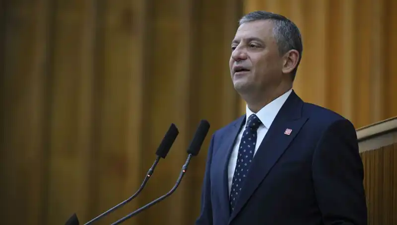 CHP Kurultay Davasına Özel’in Sert Tepkisi: Siyasi Gelişmeler ve İleriye Dönük Etkileri