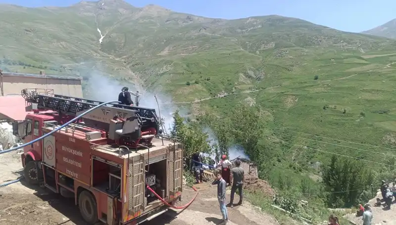 Van'da Büyükanne ve Torununu Yıkan Trajik Yangın Olayı