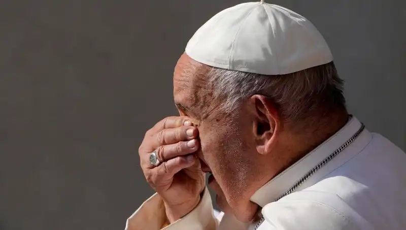 Hastaneden Seslenen Papa Francis'ten Duygusal Mesaj: "Buradan Size Eşlik Ediyorum"
