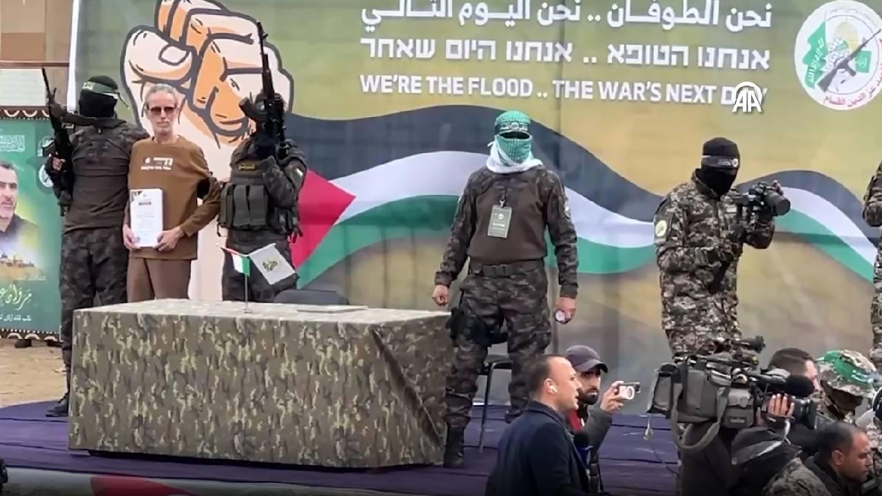Hamas, İsrail ile esir takasında beşinci turda 3 İsrailli erkeği Kızılhaç'a teslim etti.