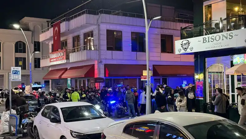 Kafe Sahibine Saldırı: Havaya Ateş Açan Adamın Dehşet Verici Anları