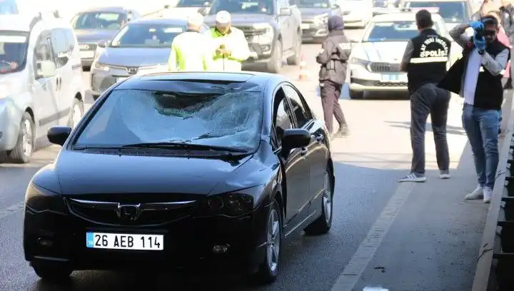 Genç Adamın Olaylı Köprü Atlama Deneyimi: Kimlik Kontrolü Sonrası Şok Anlar