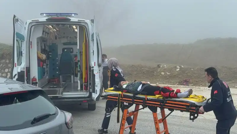Düzce'de Yoğun Sis Kazadan Kaçış Sağlamadı: Altı Kişi Yaralandı!