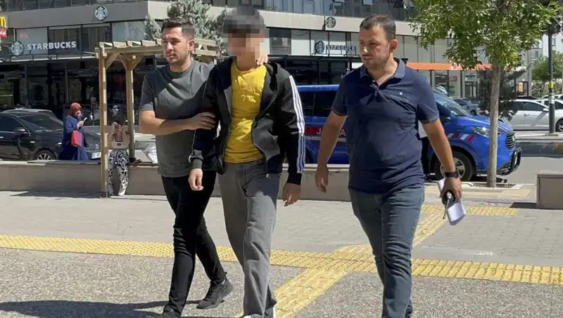 Ağabeyiyle Tartışan Genç, Neden Bıçakla Saldırdı? Olayın Ayrıntıları Ortaya Çıktı!