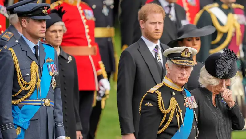 Prens Harry ile Kral Charles Arasındaki İletişim Sorunları Gündeme Geldi
